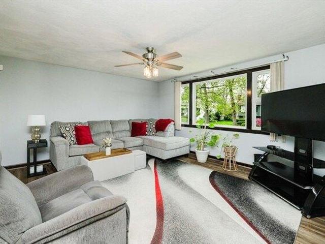 house with 3 bedroom, Brockton MA ES105477555