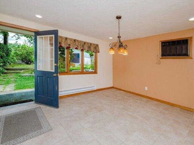 house with 3 bedroom, Brockton MA ES105418264