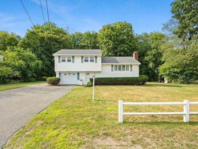 house with 3 bedroom, Brockton MA ES105427196