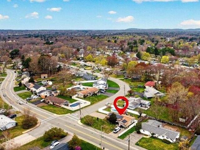 house with 3 bedroom, Brockton MA ES105557892