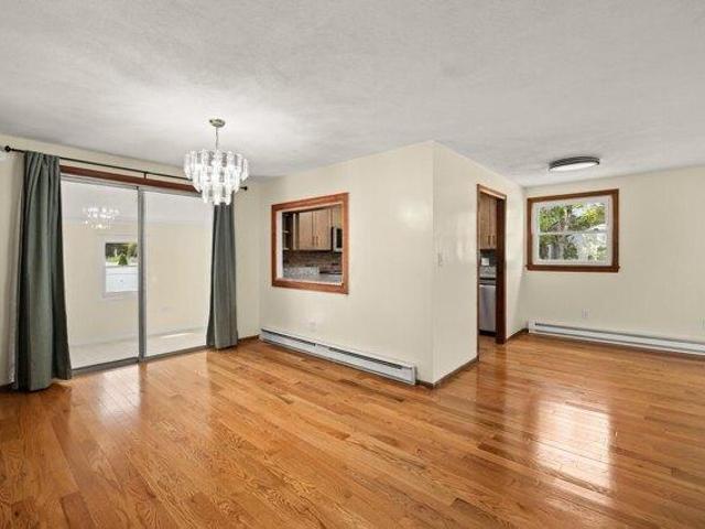 house with 3 bedroom, Brockton MA ES105589400
