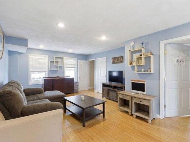 house with 3 bedroom, Brockton MA ES105613462