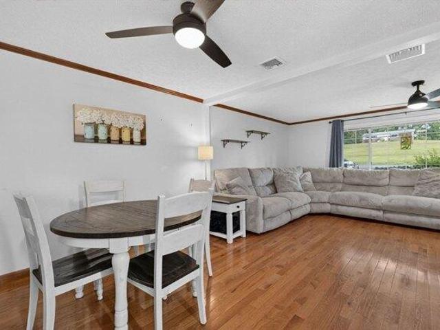 house with 3 bedroom, Brookfield MA ES105255113
