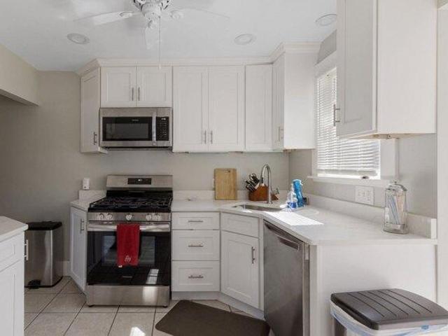 house with 3 bedroom, Brookline MA ES105536859