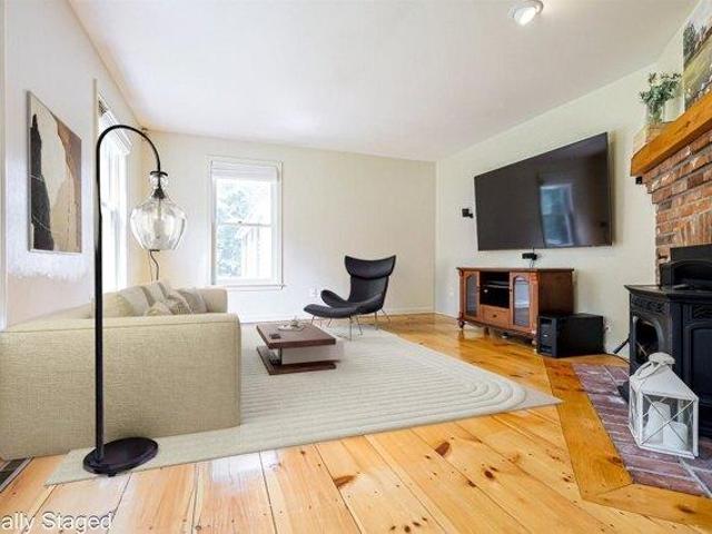 house with 3 bedroom, Brookline NH ES105536407