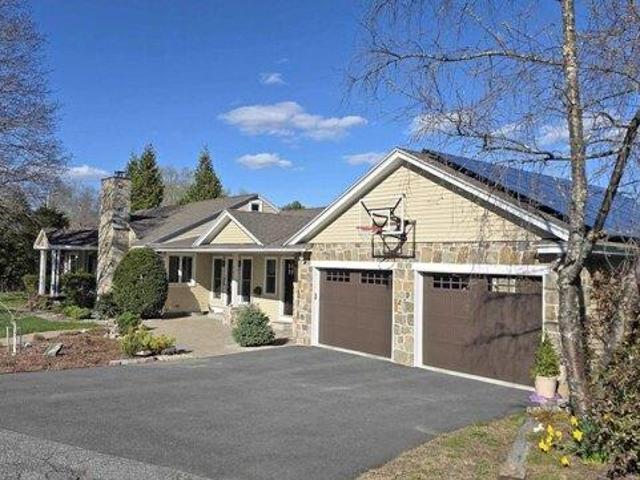 house with 3 bedroom, Brattleboro VT ES104078251