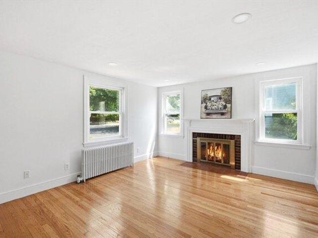 house with 3 bedroom, Braintree MA ES104514728