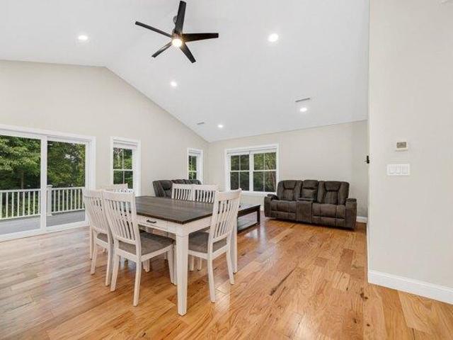 house with 3 bedroom, Brentwood NH ES105726767