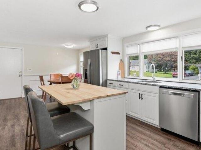 house with 3 bedroom, Bridgewater MA ES105414511