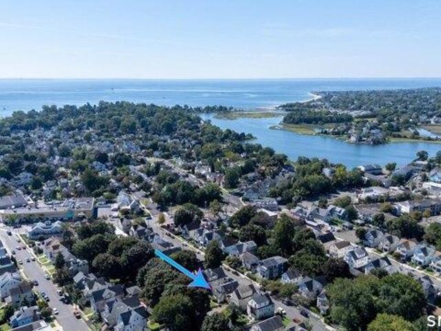 house with 3 bedroom, Bridgeport CT ES105536071