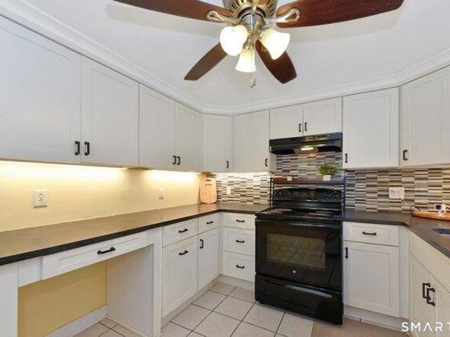 house with 3 bedroom, Bridgeport CT ES105722677