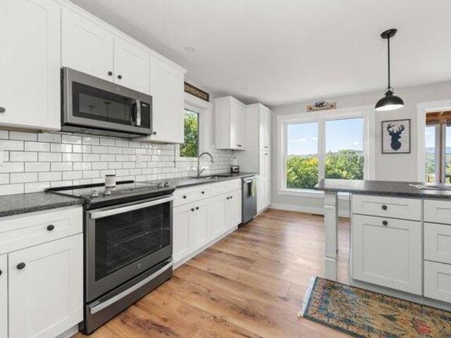 house with 3 bedroom, Bristol NH ES105553316