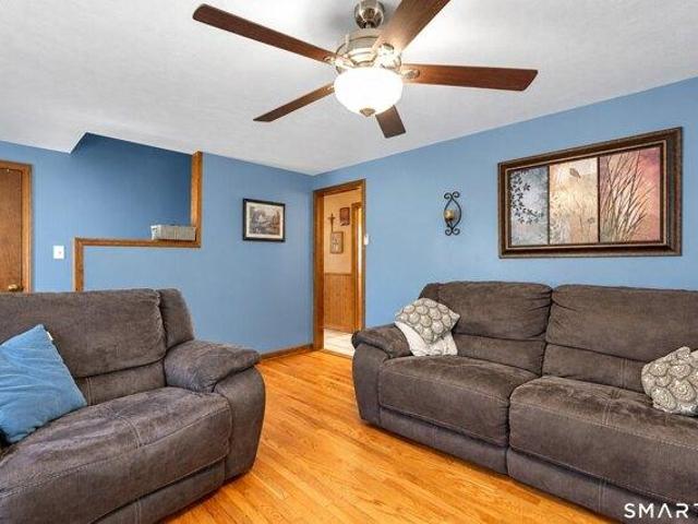 house with 3 bedroom, Bristol CT ES105400546