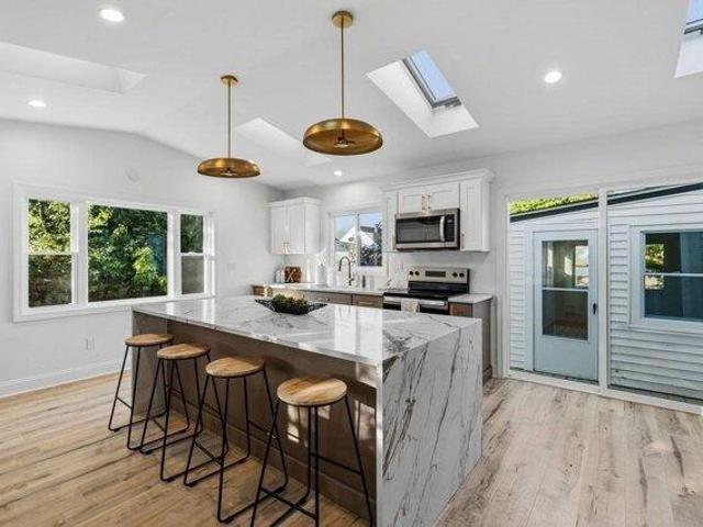 house with 3 bedroom, Bristol RI ES105709280
