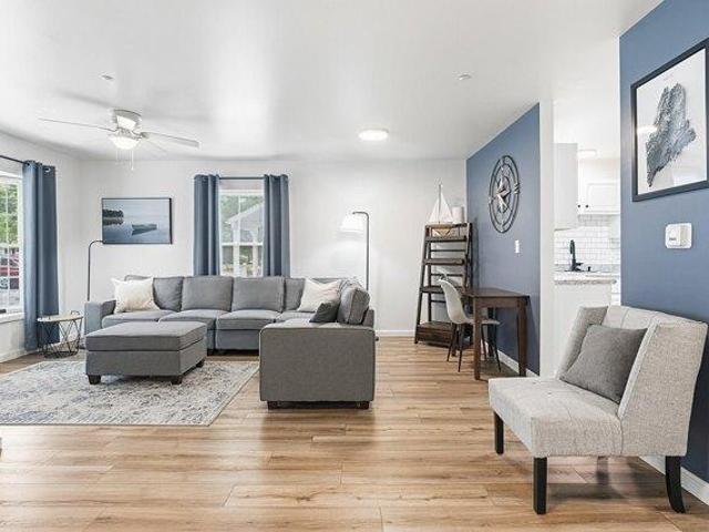 house with 3 bedroom, Brunswick ME ES104571138