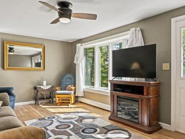 house with 3 bedroom, Brunswick ME ES105722470