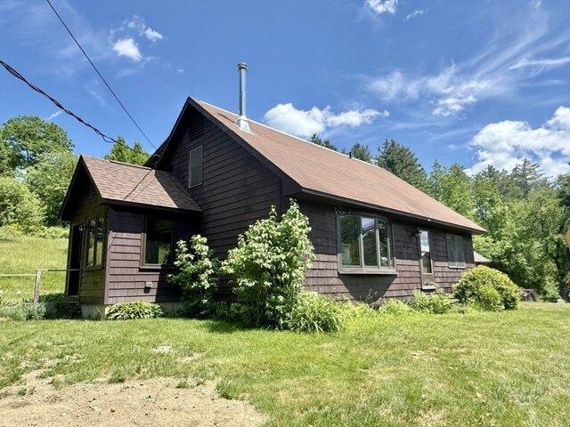 house with 3 bedroom, Buckland MA ES105497145
