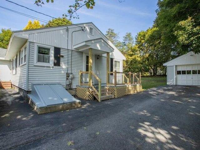 house with 3 bedroom, Bucksport ME ES105725577