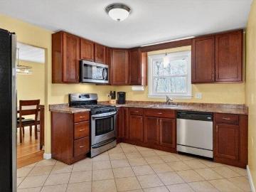 house with 3 bedroom, Burlington MA ES103436205