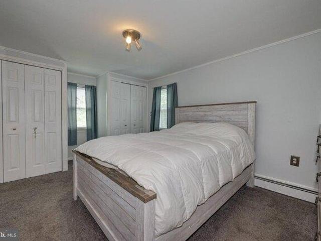 house with 3 bedroom, Burlington NJ ES105279943