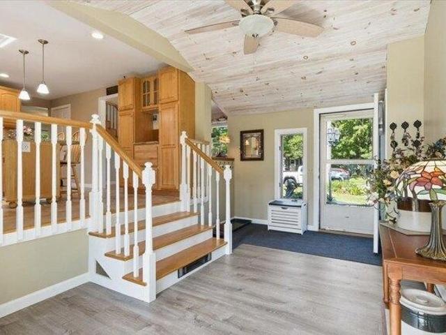 house with 3 bedroom, Burlington VT ES104513245