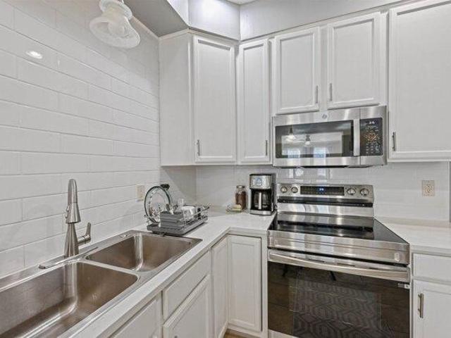house with 3 bedroom, Burlington VT ES105662970