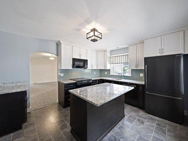 house with 3 bedroom, Canton MA ES105550598