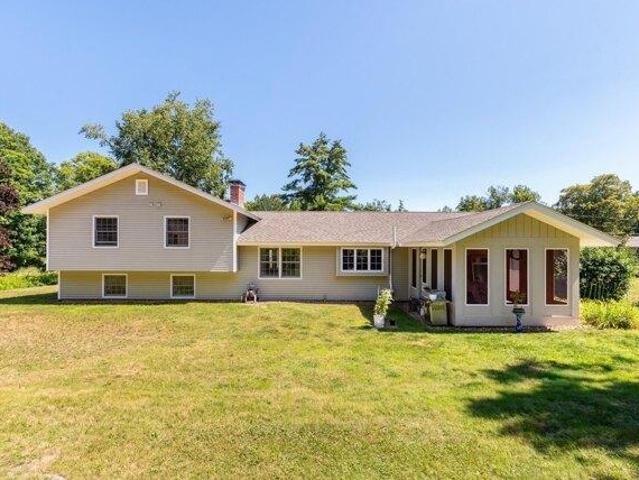 house with 3 bedroom, Center Harbor NH ES105589661