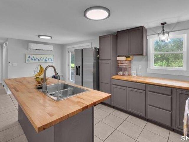 house with 3 bedroom, Chaplin CT ES105649632