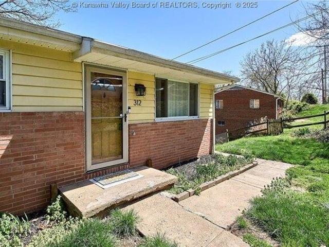 house with 3 bedroom, Charleston WV DS103500959