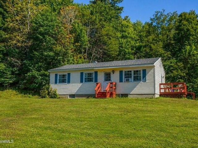 house with 3 bedroom, Cheshire MA ES105385422