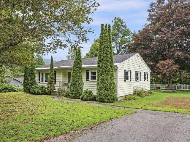 house with 3 bedroom, Cheshire MA ES105477891
