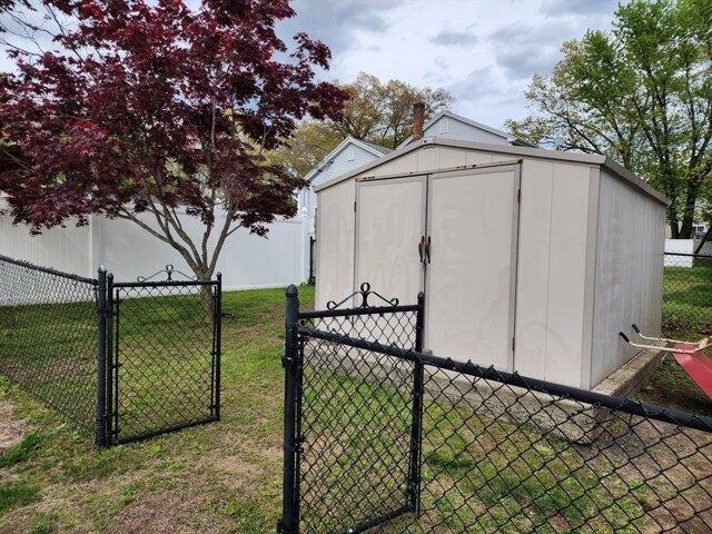 house with 3 bedroom, Chicopee MA ES105473941