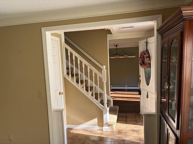 house with 3 bedroom, Chicopee MA ES105413893