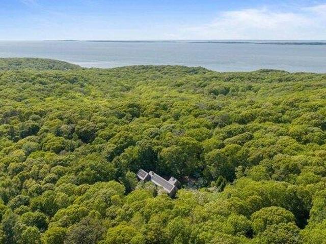 house with 3 bedroom, Chilmark MA ES105475299