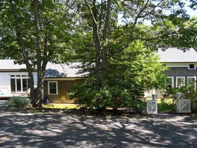 house with 3 bedroom, Chilmark MA ES105576157