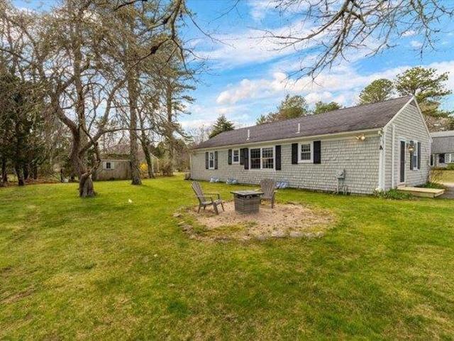 house with 3 bedroom, Cotuit MA ES105494058