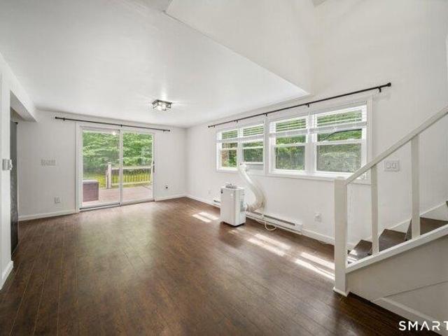 house with 3 bedroom, Coventry CT ES105416563