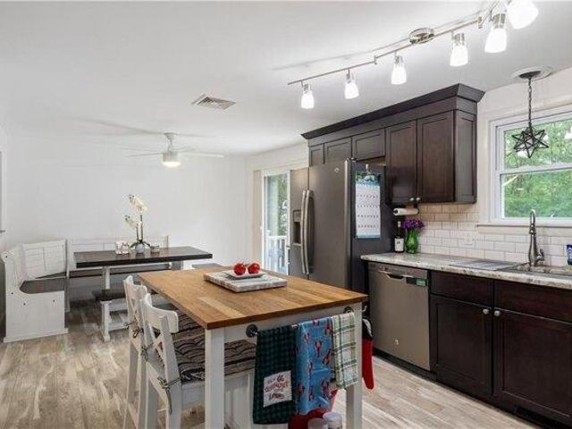 house with 3 bedroom, Coventry RI ES105661520