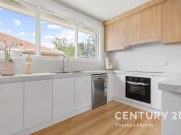 House 3 Bedroom For Rent Clayton South, ES102758960