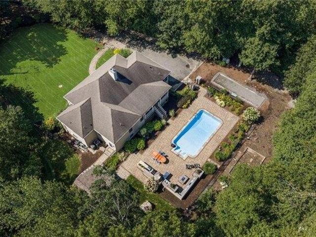 house with 3 bedroom, Cranston RI ES104850788