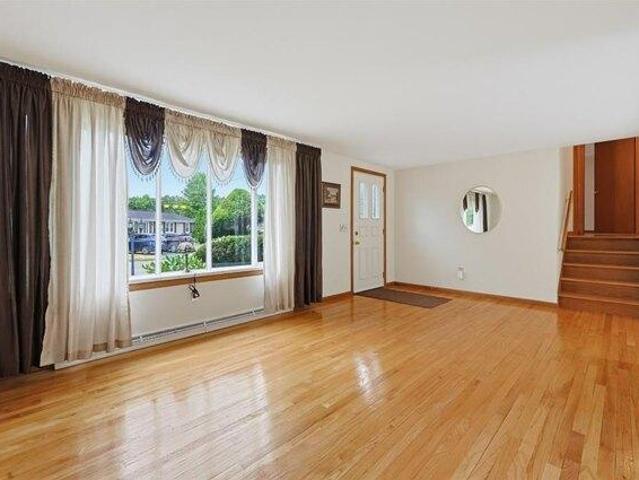 house with 3 bedroom, Cranston RI ES104835495