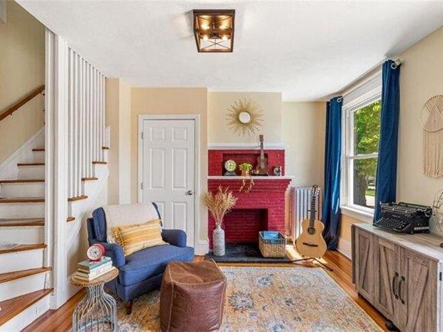 house with 3 bedroom, Cranston RI ES105587144