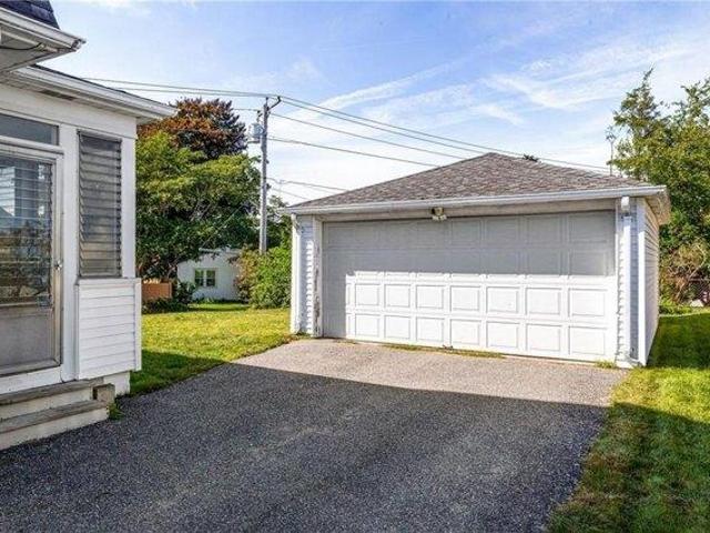 house with 3 bedroom, Cranston RI ES105695269