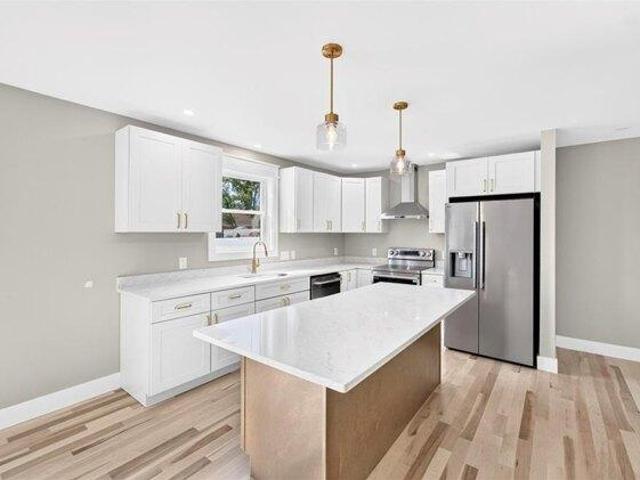 house with 3 bedroom, Cranston RI ES105630270
