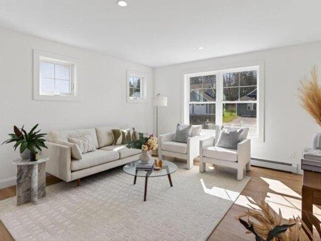 house with 3 bedroom, Cumberland ME ES105789322