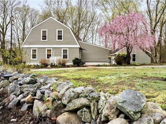 house with 3 bedroom, Cumberland RI ES105351719