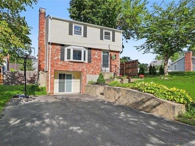 house with 3 bedroom, Cumberland RI ES105365018