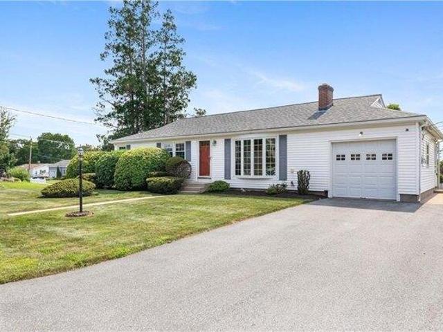 house with 3 bedroom, Cumberland RI ES105422951