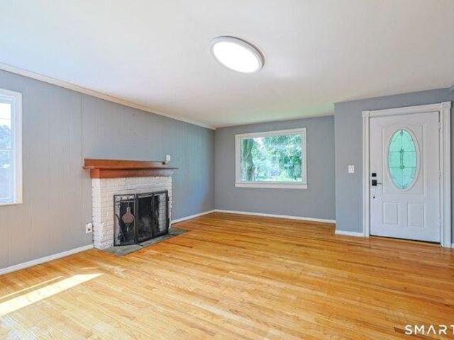 house with 3 bedroom, Danbury CT ES105474706